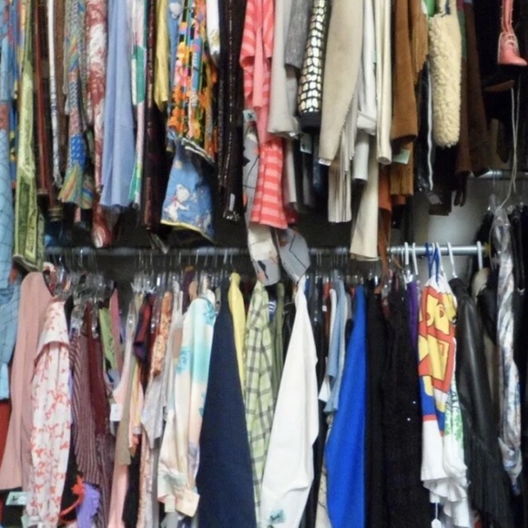 $350 Value Resellers Box MENS 15+ Items $ RESALE Mens Jeans Pants Shirts - Picture 4 of 6